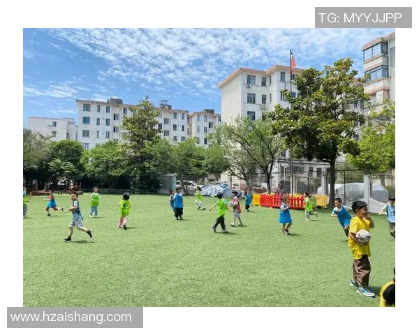 当足球老师的日常：培养孩子们的团队精神与运动能力